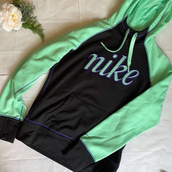 Nike Tops - Women’s Nike Therma-Fit Hoodie